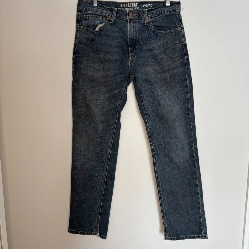 LEVI'S Signature Athletic Cut Mens 32x32 Denim 5 Pocket Stretch Cotton Spandex